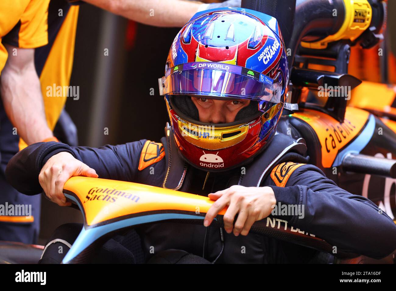 Abu Dhabi, Abu Dhabi. November 2023. Oscar Piastri (aus) McLaren MCL60. 28.11.2023. Formel-1-Test, Yas Marina Circuit, Abu Dhabi, Dienstag. Das Foto sollte lauten: XPB/Press Association Images. Quelle: XPB Images Ltd/Alamy Live News Stockfoto