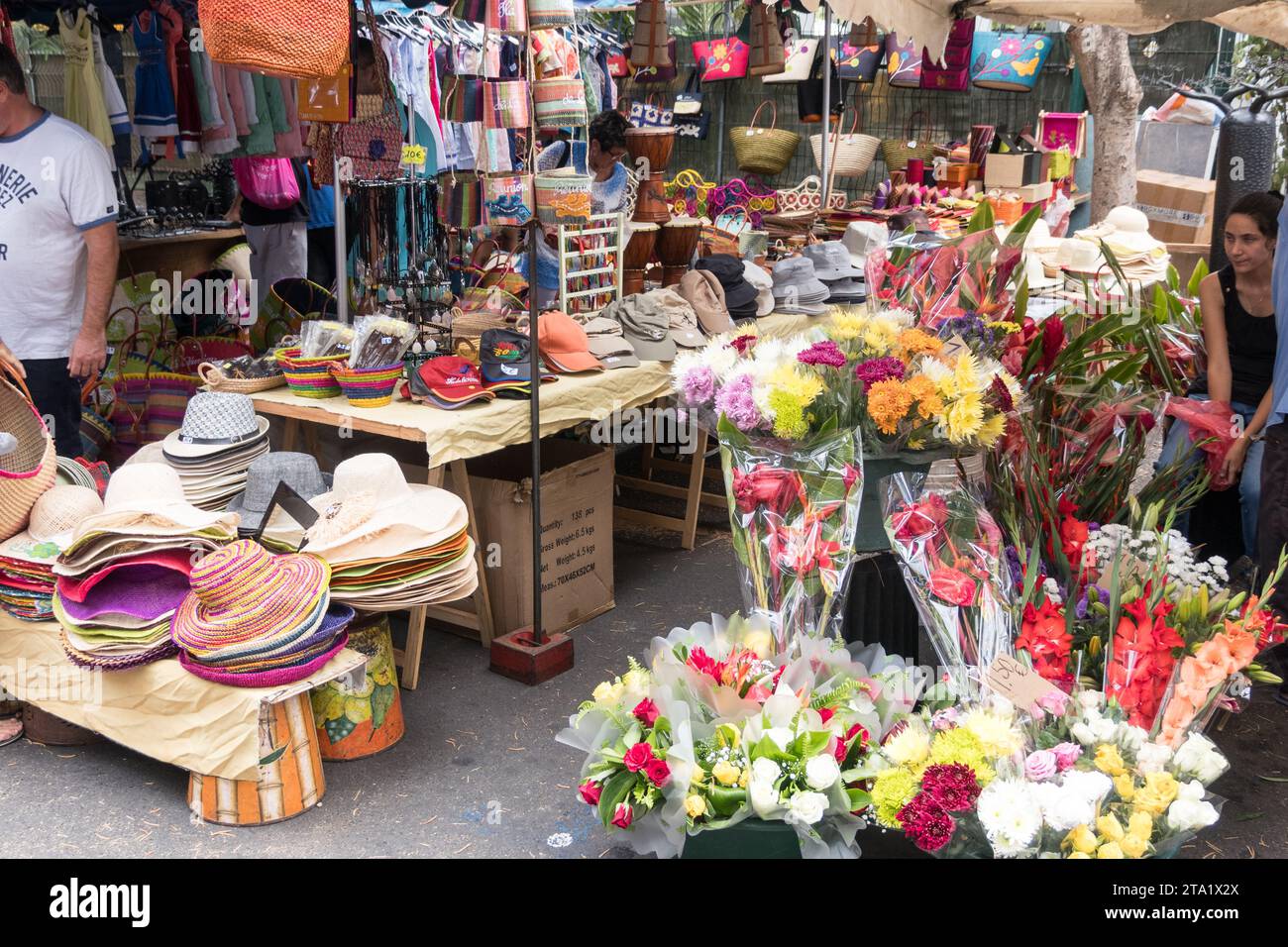 Basar am öffentlichen Markt von St-Leu, Insel Runion, Frankreich. Stockfoto
