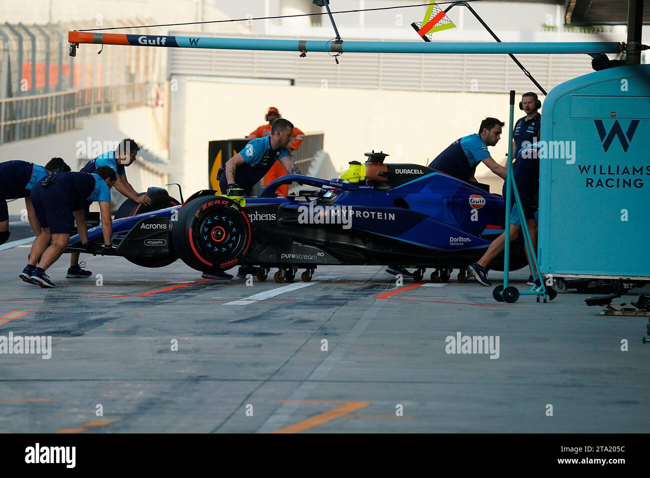 28. November 2023, Yas Marina Circuit, Abu Dhabi, Formel 1 Abu Dhabi Test 2023, im Bild Logan Sargeant (USA), Williams Racing Stockfoto