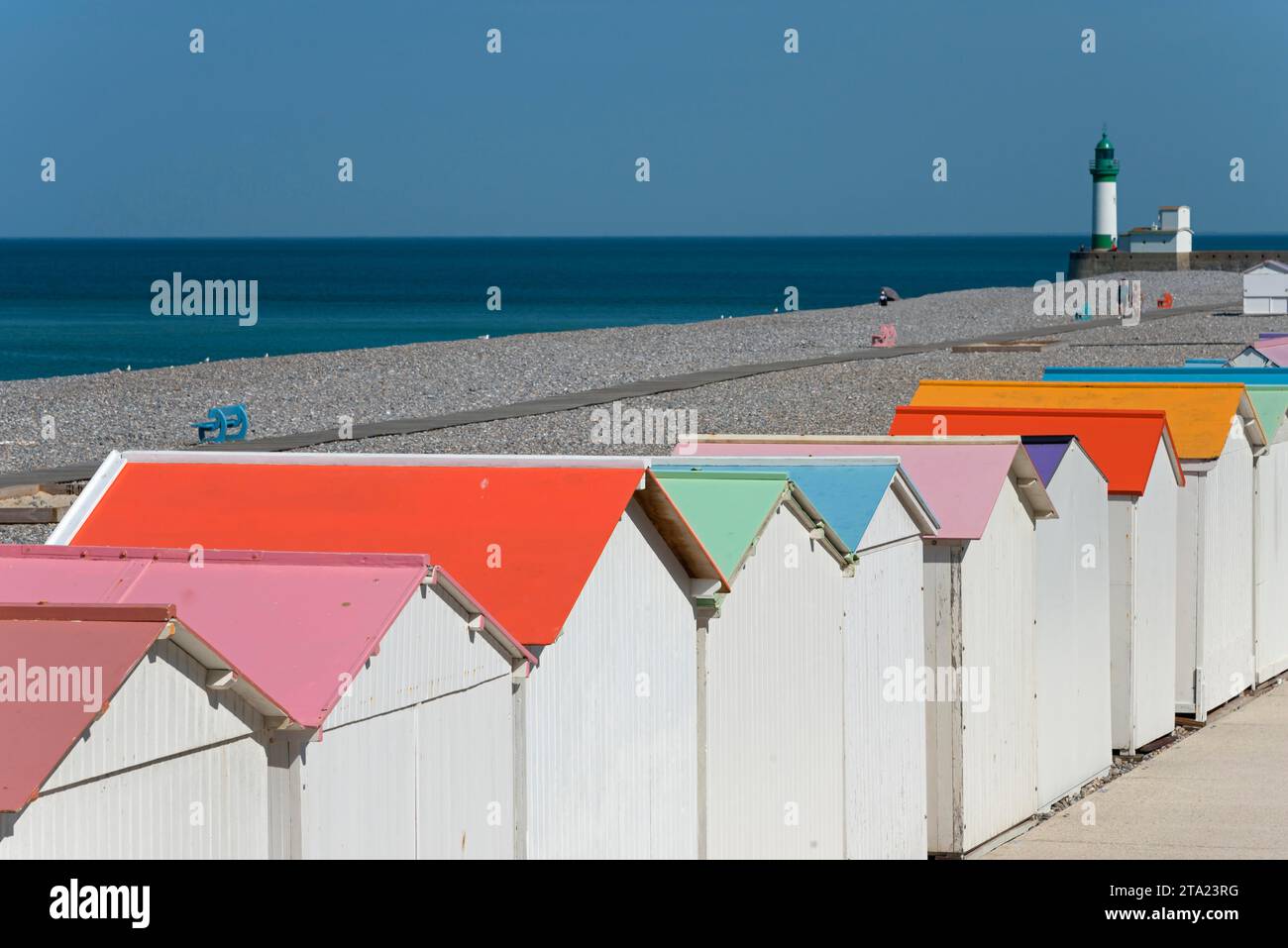 Badehütten am Strand, Le Treport, Le Treport, seine-Maritime, Ärmelkanal, Normandie, Frankreich Stockfoto