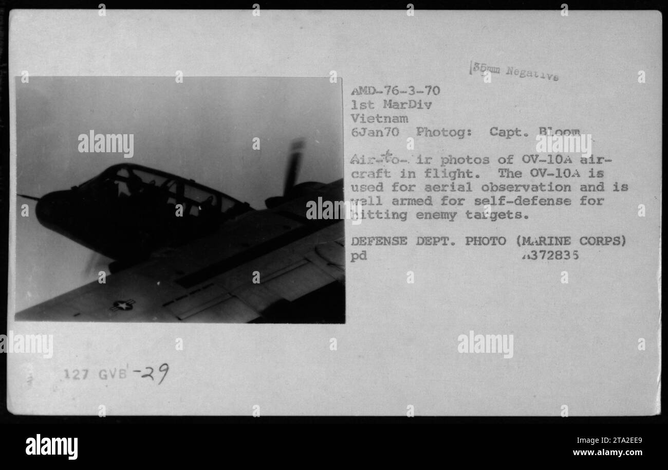 Am 6. Januar 1970 wird eine OV-10A Bronco bei militärischen Operationen in Vietnam im Luft-Luft-Flug fotografiert, die Luftbeobachtungen mit Selbstverteidigung und Angriffsfähigkeit durchführt. Stockfoto