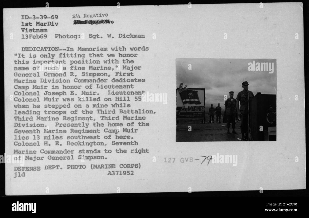 Einweihungszeremonie am 13. Februar 1969 in Camp Muir in Vietnam. Der stellvertretende Marineminister John Warner, der Verteidigungsminister Melvin Laird und Norman Vincent Peale waren anwesend. Das Lager wurde nach Oberstleutnant Joseph E. Muir benannt, der auf Hill 55 getötet wurde, als er Truppen des Dritten Bataillons, Third Marine Regiment, Third Marine Division, führte. Colonel H. E. Beckington, Siebter Marine Commander, war ebenfalls anwesend. Foto des Verteidigungsministeriums von Sgt. W. Dickman. Stockfoto