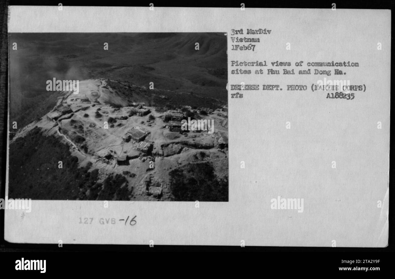 Die Luftaufnahme zeigt Kommunikationsstandorte in Phu Bai und Dong Ha in Vietnam am 1. Februar 1967 während der Operation der 3. Marine Division. Stockfoto