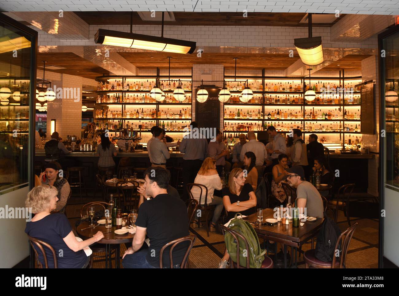 New York, USA - Mai 2018: Menschen im Café in Manhattan in New York. Stockfoto