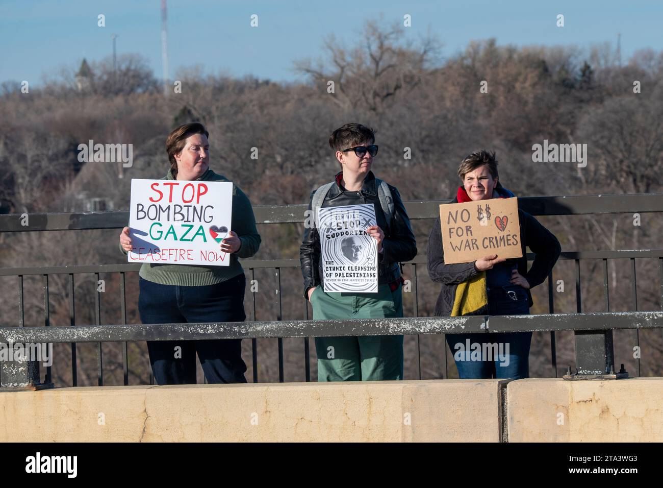 St. Paul, Minnesota. November 2023. Sammeln Sie sich, um Minnesota von der Apartheid Israel zu veräußern, Palästina zu befreien und kein Geld aus Minnesota für Völkermord. Stockfoto