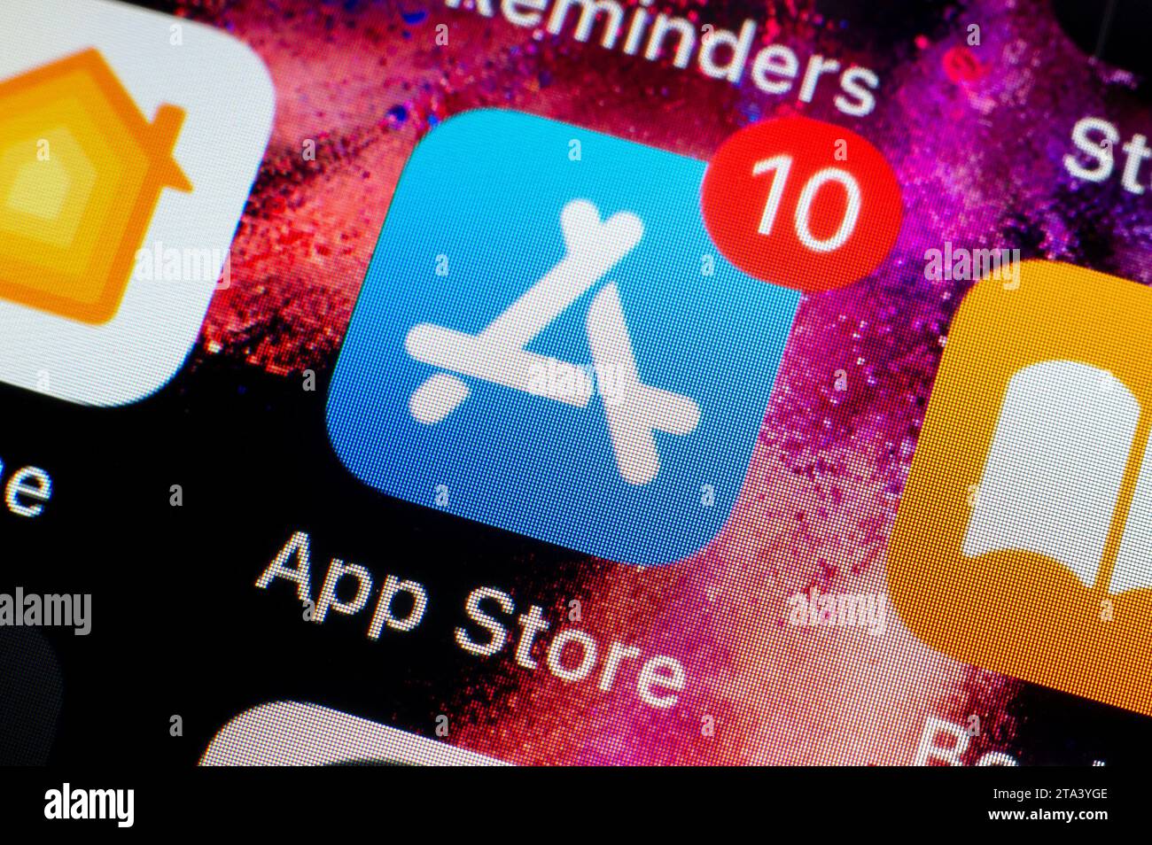 OSTRAVA, TSCHECHISCHE REPUBLIK - 2. AUGUST 2023: Symbol der mobilen App Store-App auf iOS-Telefon Stockfoto