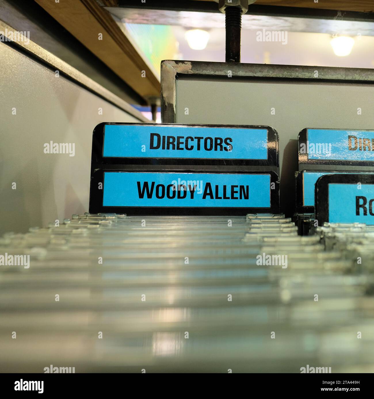 Das Label Woody Allen im Amoeba Music Store verwendete DVD-Sektion für Regisseure, San Francisco, Kalifornien, US-amerikanische Filmregisseure. Stockfoto