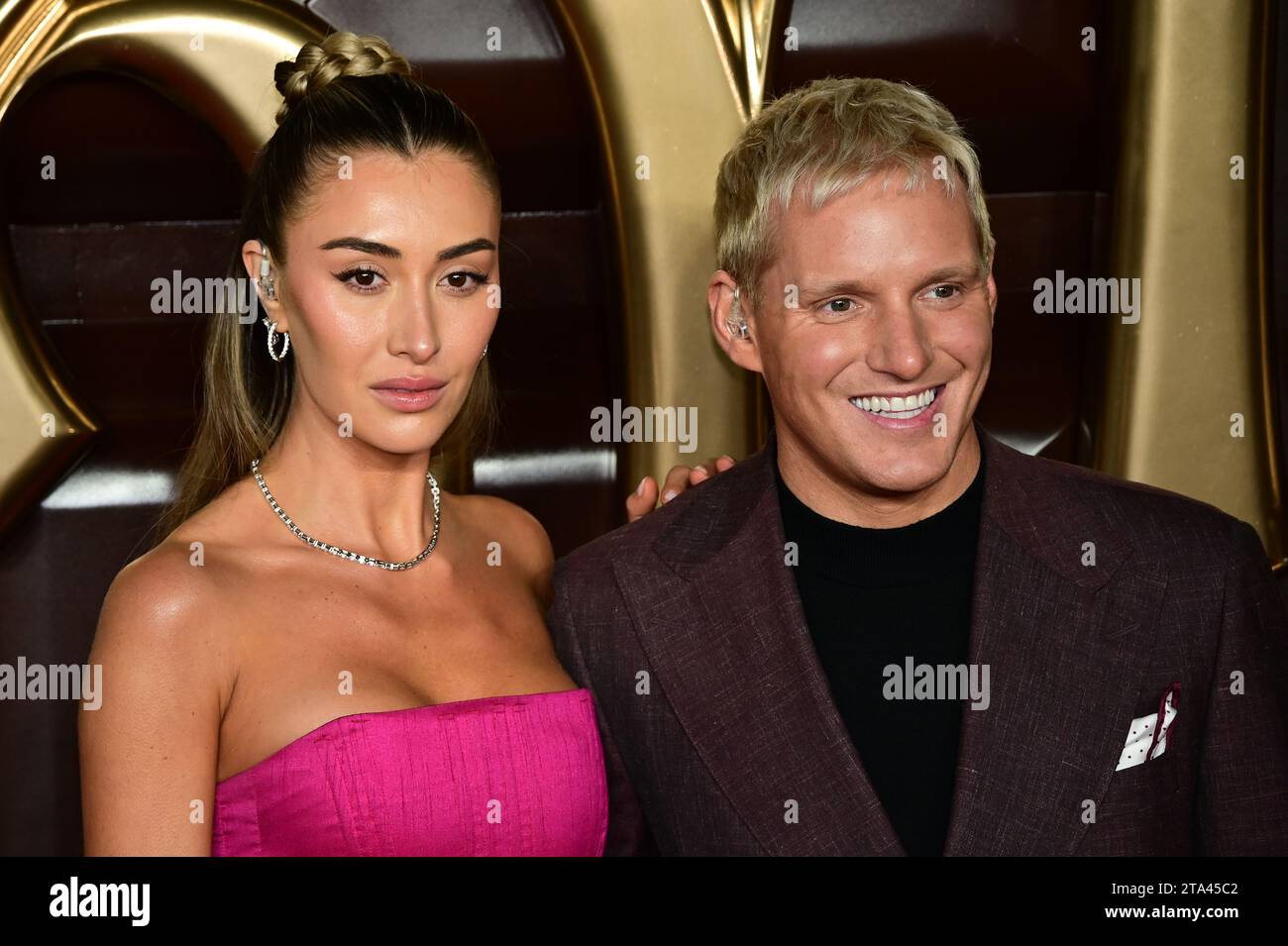 London, Großbritannien. November 2023. Sophie Habboo und Jamie Laing besuchen die Warner Bros Pictures Presents - die Weltpremiere von Wonka in der Royal Festival Hall. Quelle: Siehe Li/Picture Capital/Alamy Live News Stockfoto