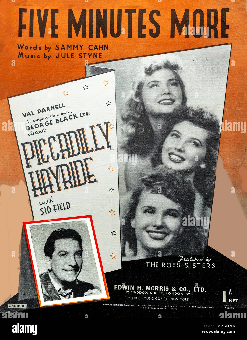 Notencover für Five Minutes More, Wörter von Sammy Cahn und Musik von Jule Styne, herausgegeben von Edwin H. Morris & Co. Ltd., London. Das Cover wirbt für Piccadilly Hayride mit Sid Field und zeigt die Ross Sisters, ein populäres amerikanisches Gesangs- und Tanztrio der 1940er Jahre Das Lied wurde 1946 von Frank Sinatra aufgenommen. Dieses Kunstwerk veranschaulicht, wie Theaterproduktionen und Musikverlage populäre Lieder in der Mitte des 20. Jahrhunderts förderten. Stockfoto