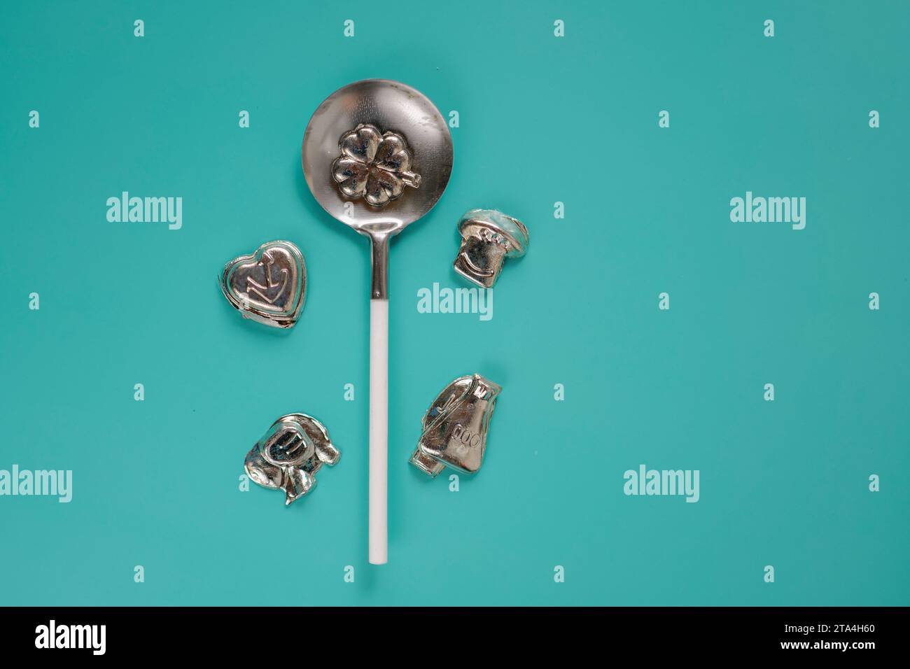 Bleigießen -Fotos und -Bildmaterial in hoher Auflösung – Alamy