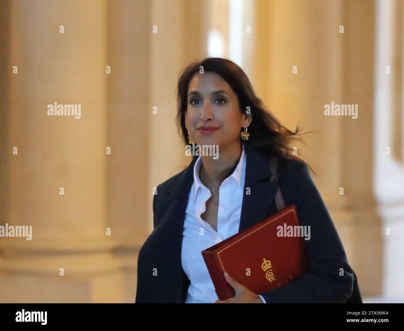 London, Vereinigtes Königreich. November 2023. Claire Coutinho, Staatssekretärin für Energiesicherheit und Net Zero, kommt zur Kabinettssitzung. Quelle: Uwe Deffner/Alamy Live News Stockfoto