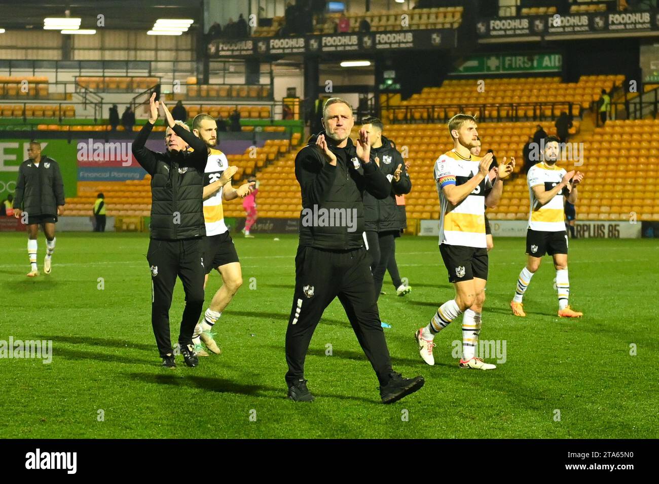 Burslem, Großbritannien, 28. November 2023. Andy Crosby, Manager von Port Vale, wurde 1-0 nach der Heimniederlage gegen Derby County aufgenommen Stockfoto