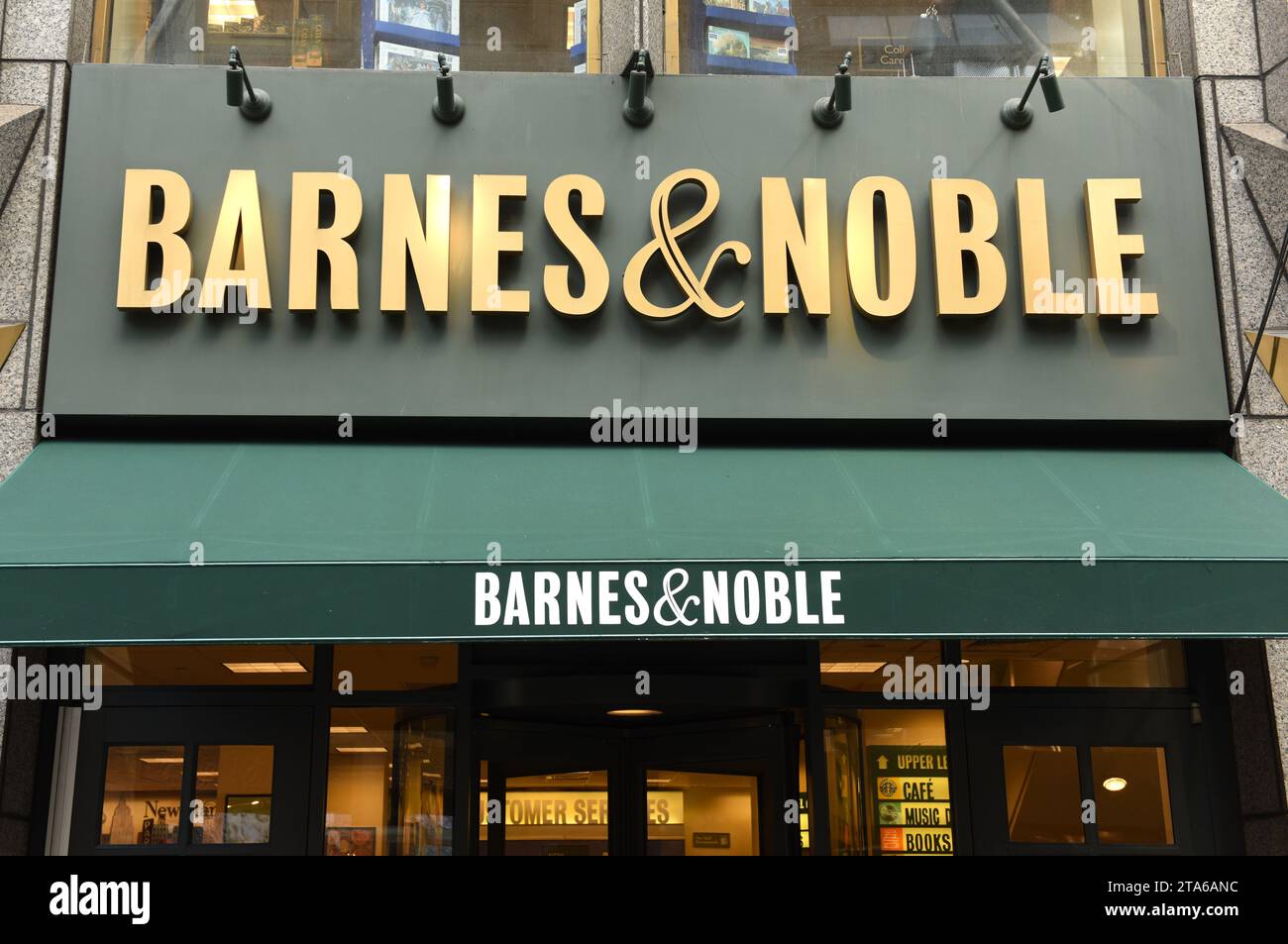 New York, USA - 9. Juni 2018: Barnes & Noble Buchhandlung in New York. Stockfoto