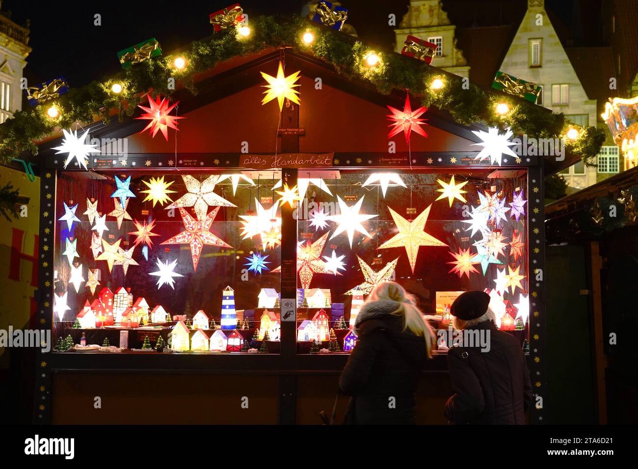 Der Weihnachtsmarkt auf dem Bremer Marktplatz. *** Der Weihnachtsmarkt auf dem Bremens Market Square Credit: Imago/Alamy Live News Stockfoto