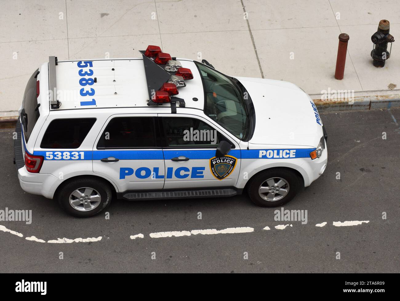 NEW YORK, USA - 10. Juni 2018: Polizeiauto des New York City Police Department (NYPD) auf den Straßen von Manhattan. Stockfoto