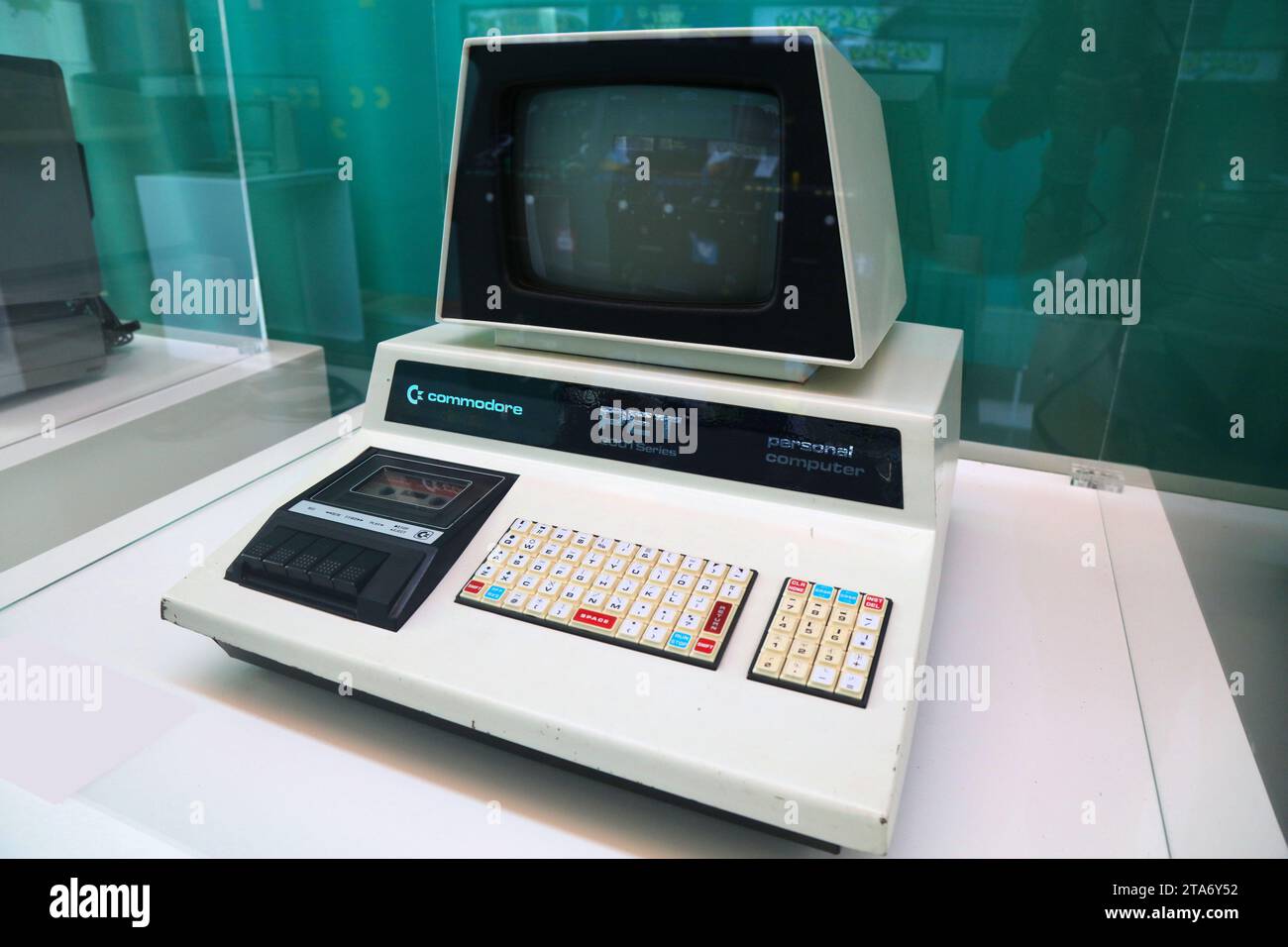 TERRASSA, SPANIEN - 6. OKTOBER 2021: Commodore PET veraltet Personal Computer System. Vintage-Computer-Hardware zum Sammeln. Stockfoto