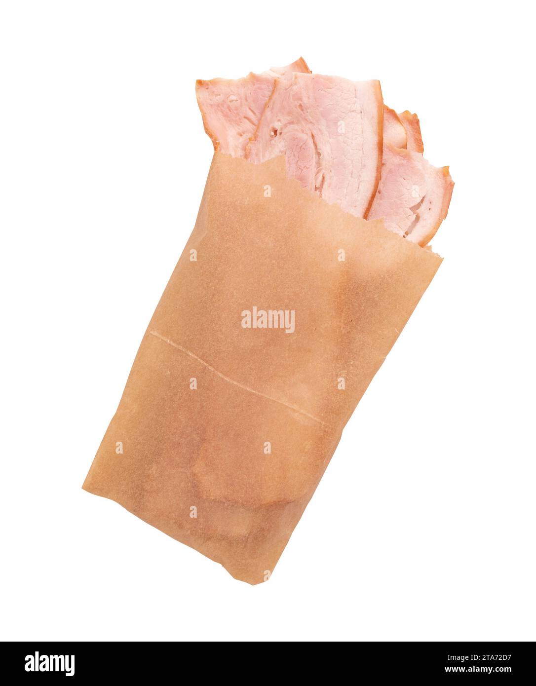 Stücke von frischem Speck in Pergamentpapier isoliert auf weißem Hintergrund mit Schneidepfad, Draufsicht, flache Lage von frischem ungekochten rohen geräucherten Speck schließen Stockfoto