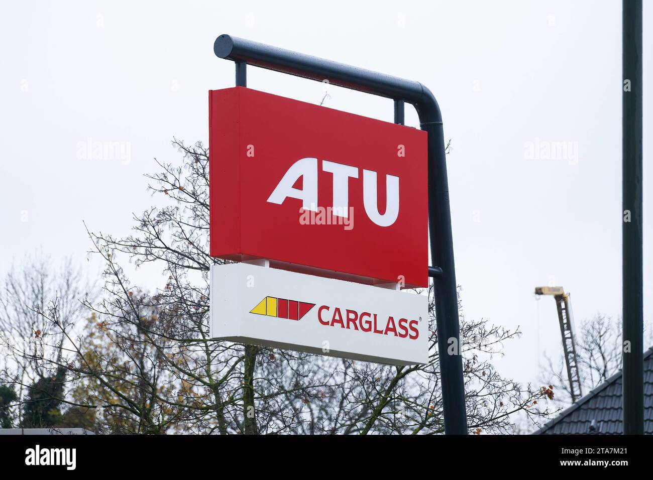 Düsseldorf 29.11.2023 ATU A.T.U. Autoteile Unger KFZ-Werkstatt Auto Reparatur Düsseldorf Nordrhein-Westfalen Deutschland *** Düsseldorf 29 11 2023 ATU A T U Autoteile Unger KFZ Werkstatt Auto Reparatur Düsseldorf Nordrhein Westfalen Deutschland Stockfoto