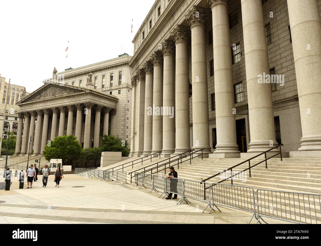 New York, USA - 10. Juni 2018: Gebäude des Thurgood Marshall Courthouse und des New York County Supreme Court. Stockfoto