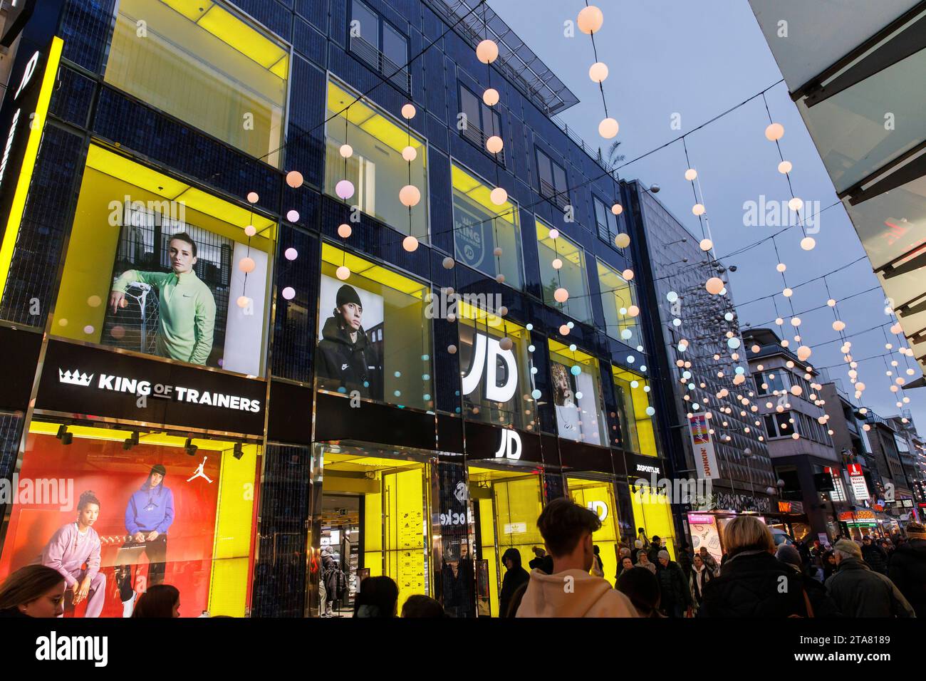JD Sports Fashion Store in der Einkaufsstraße hohe Straße, Köln. JD Sports Fashion Store in der Fussgaengerzone hohe Straße, Köln, Deu Stockfoto