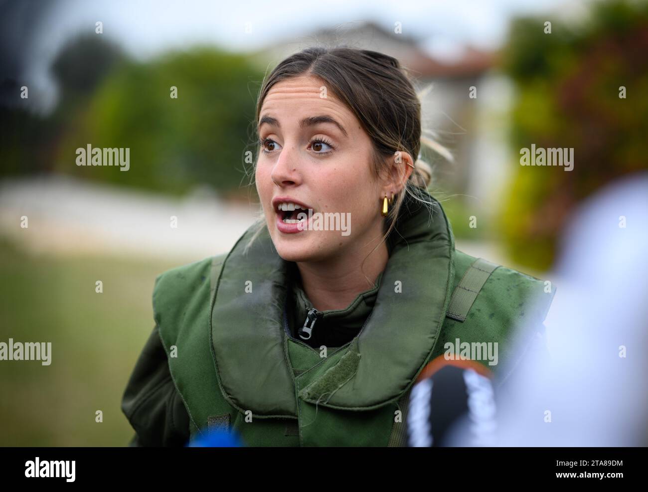 27. November 2023, Israel, Beeri: Maya Bertwich, Hauptmann der ...