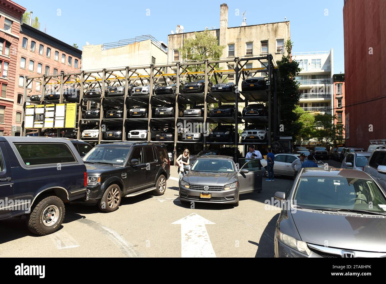 New York, USA - 24. Mai 2018: Öffentlicher Parkplatz Edison ParkFast in New York Stockfoto