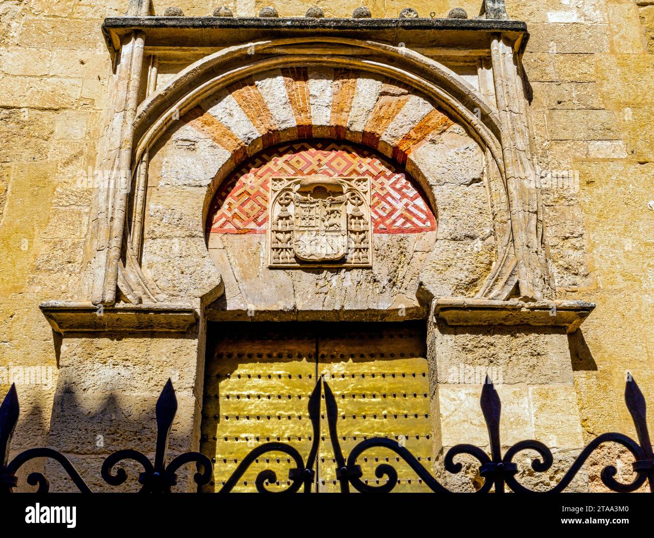 St. Michaels-Tor in der Westwand von La Mezquita, Cordoba, Andalusien, Spanien Stockfoto