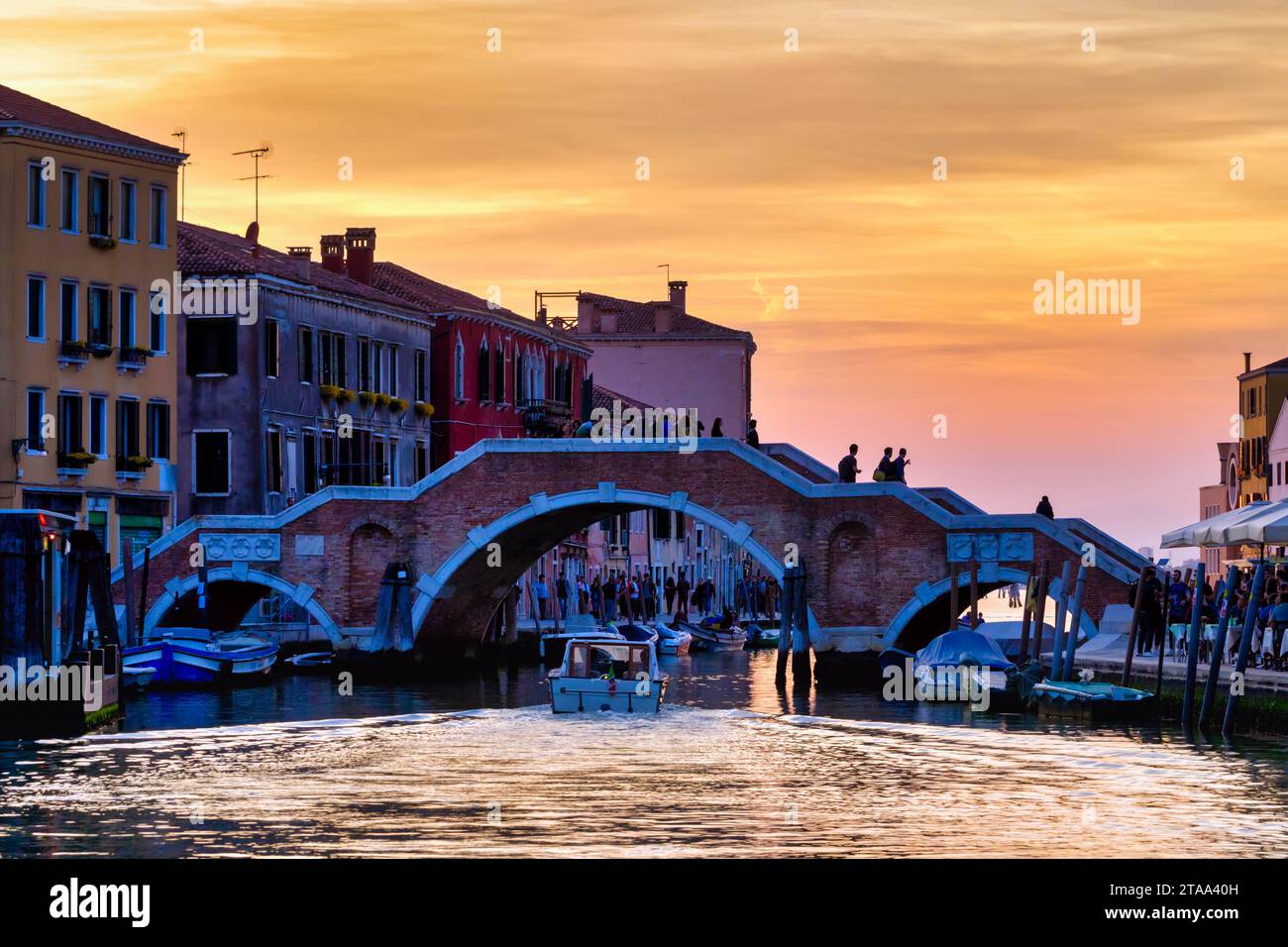 Three Arches Bridge in der Abenddämmerung, Venedig, Italien Stockfoto
