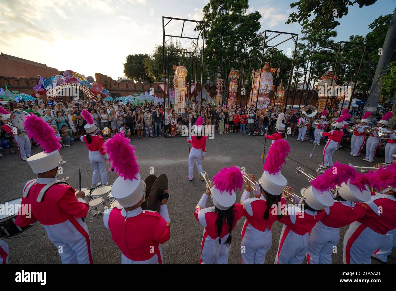 CHIANGMAI - 28. NOVEMBER 2023 : Loy Krathong oder Yee Peng Festival, das jährliche Festival, das am 28. November 2023 in Chiang-Mai, Thailand stattfindet. Stockfoto
