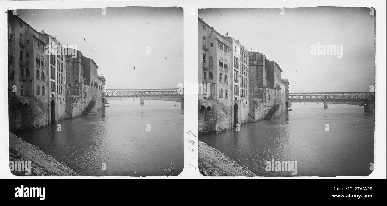 Vista de la Fassade de la casa del bisbe de Tortosa des del riu Ebre. Stockfoto