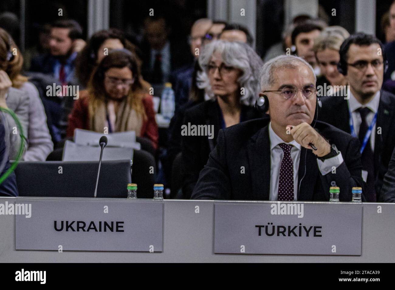 Der Vorsitz des ukrainischen Vertreters steht auf der laufenden Tagung des OSZE-Ministerrates in Skopje unter der Leitung von Nordmazedonien am Donnerstag, dem 30. November 2023, frei. (VX Photo/Vudi Xhymshiti) Stockfoto