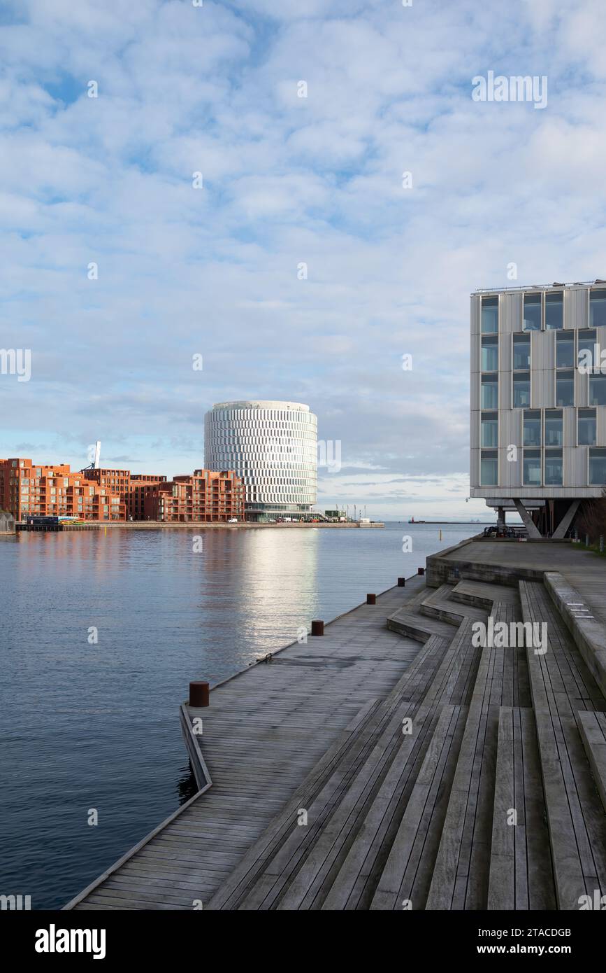 Kopenhagen, Dänemark - Spitze des Nordø Bürogebäudes von Vilhelm Lauritzen Architects, CoBe Architects, Rambøll und Tredje Natur Stockfoto