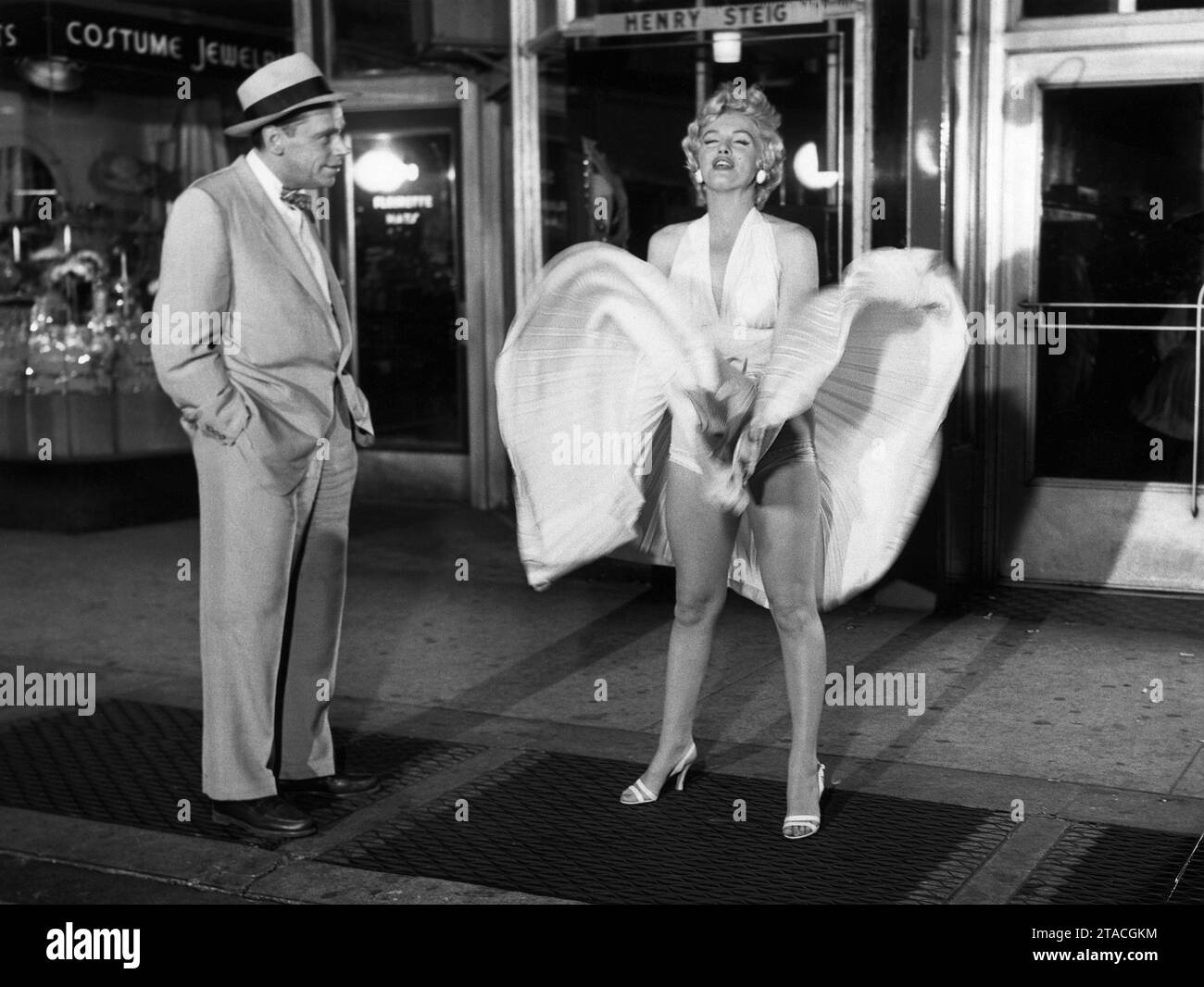 Tom Ewell Und Marilyn Monroe, Die Sieben Jahre Alt Sind Stockfoto