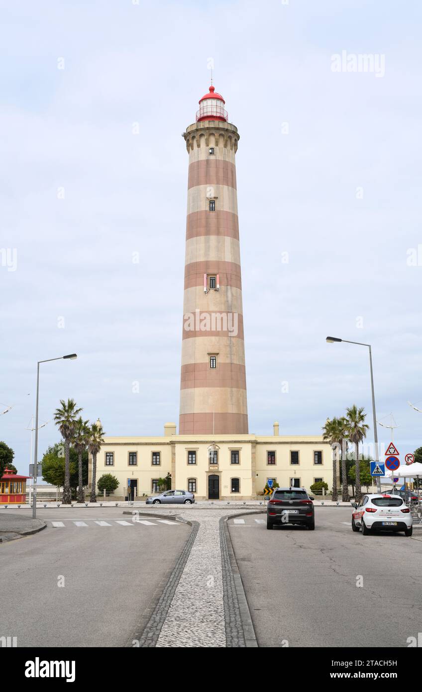 Leuchtturm von Barra (Farol de Aveiro). Gafanha de Nazaré, Region Aveiro, Portugal. Stockfoto