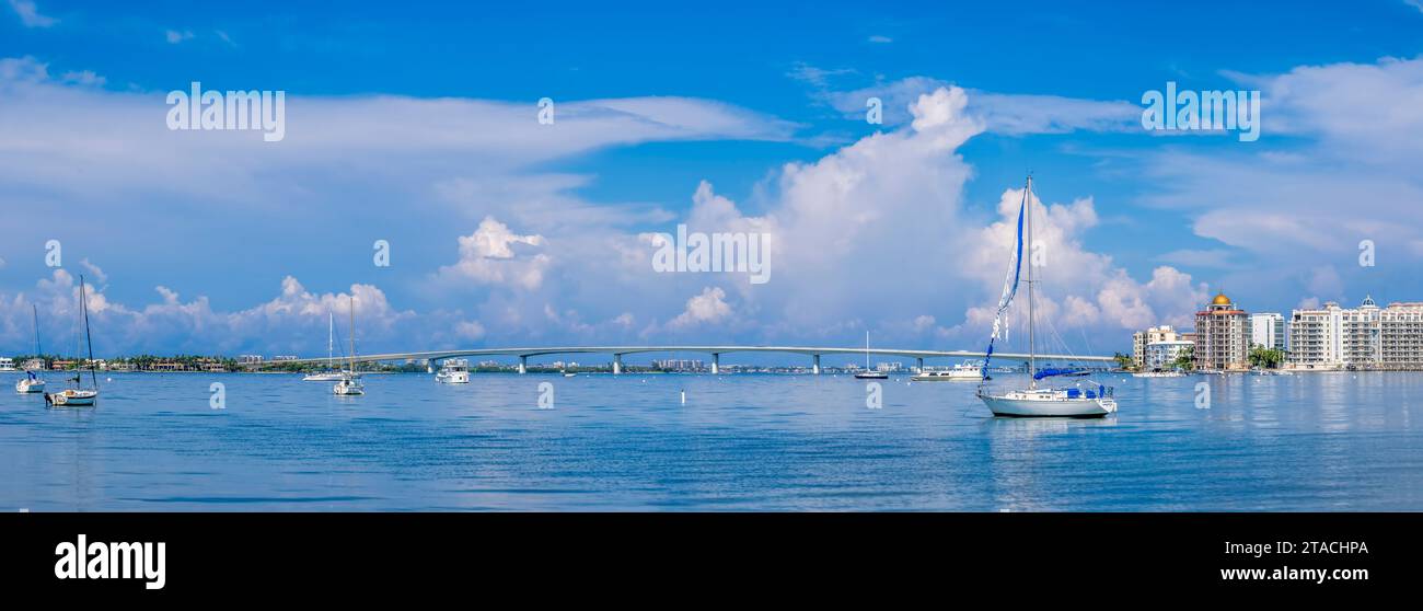 John Ringling Bridge über Sarasota Bay, Sarasota, Florida Stockfoto