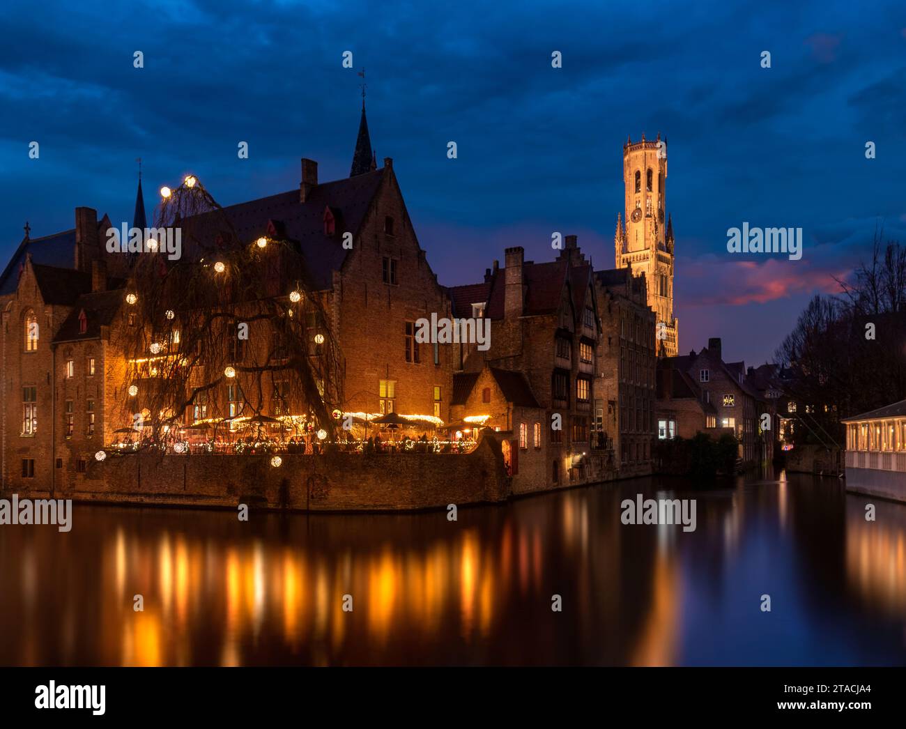 Die Schönheit der Kanäle von Brügge zu Weihnachten Stockfoto