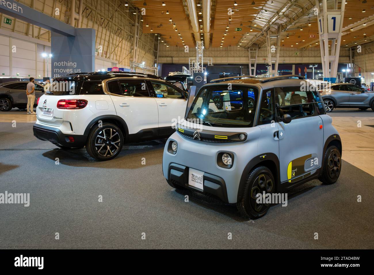 Citroen My Ami Electric und Citroen C5 Aircross Hybridfahrzeuge auf der ECAR Show – Hybrid and Electric Motor Show Stockfoto