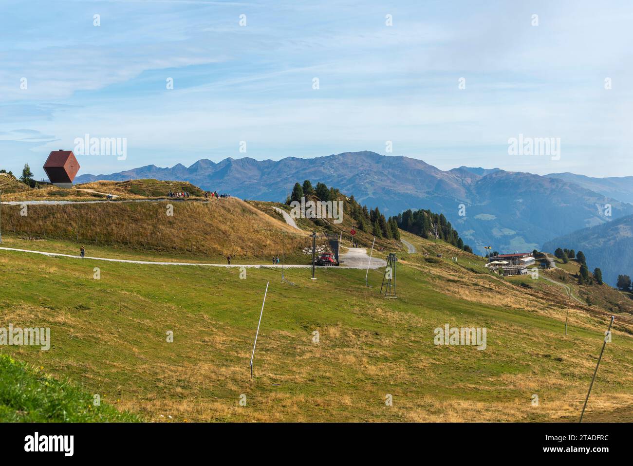 Kapelle Granatkapelle (links) am Penken, Penkenjoch (2.095 m), Gemeinde Finkenberg, Zillertaler Alpen, Tuxtal, Tirol, Österreich Stockfoto