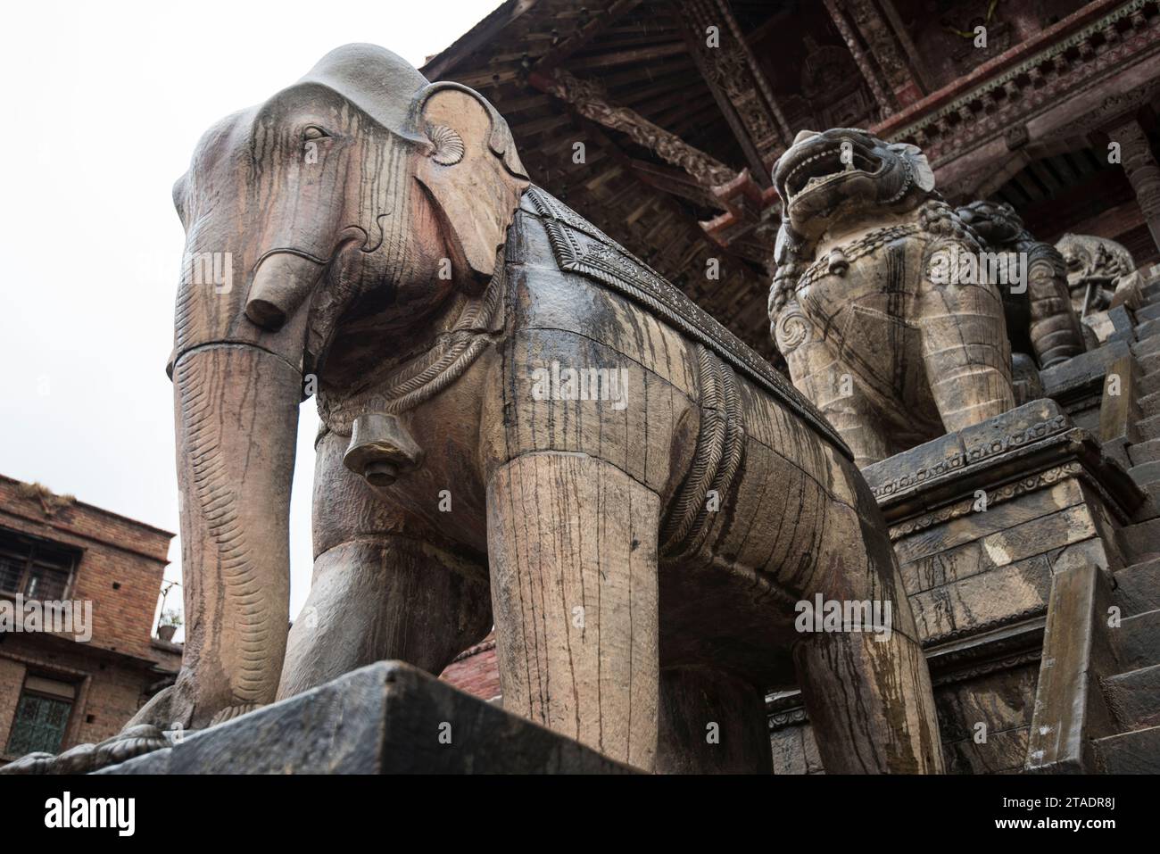 Kathmandu, Nepal - 10. Mai 2022: Der Bhaktapur Durbar Square ist der königliche Palast des alten Bhaktapur Königreichs und gehört zum UNESCO-Weltkulturerbe Stockfoto