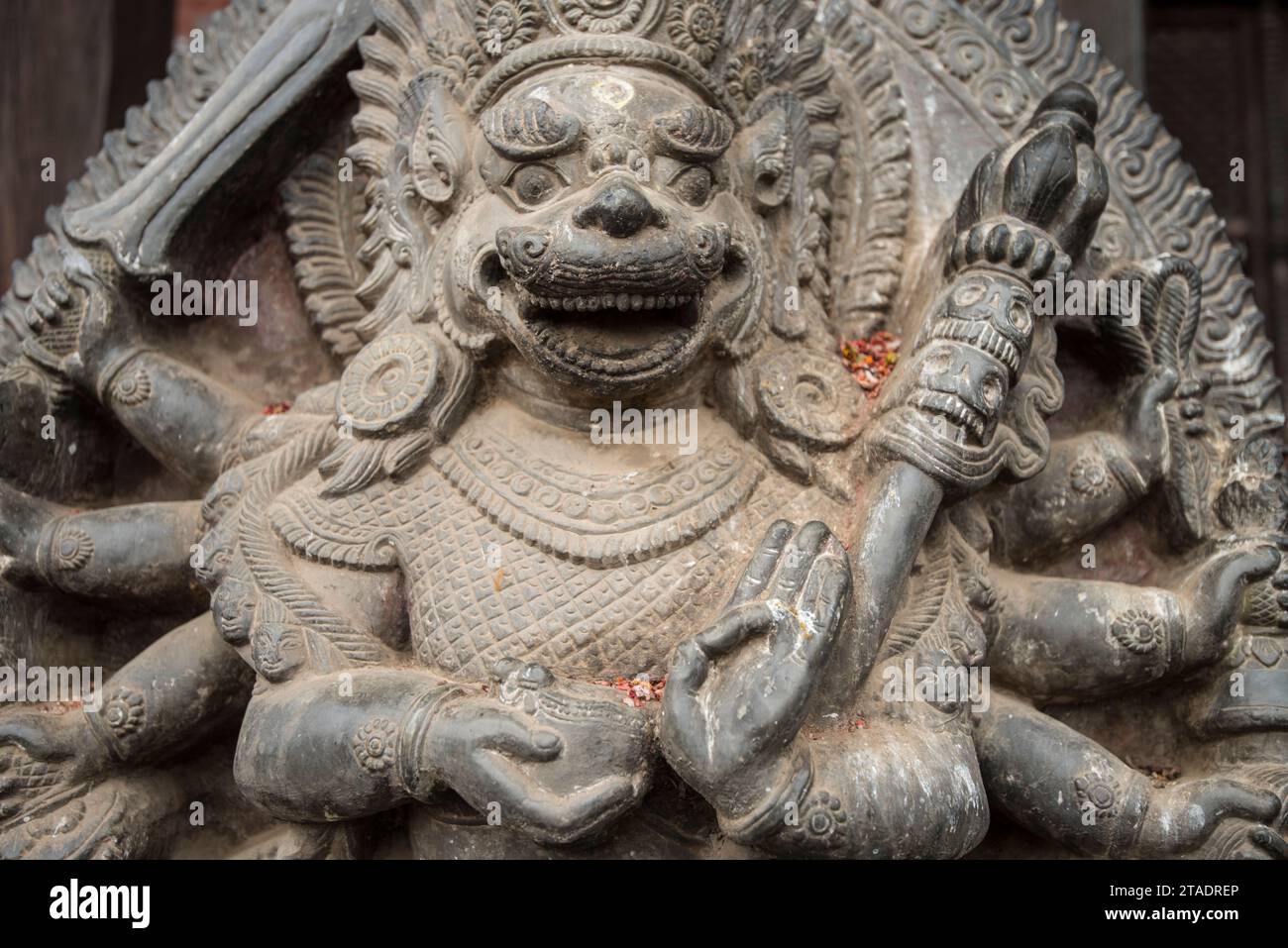 Kathmandu, Nepal - 10. Mai 2022: Der Bhaktapur Durbar Square ist der königliche Palast des alten Bhaktapur Königreichs und gehört zum UNESCO-Weltkulturerbe Stockfoto