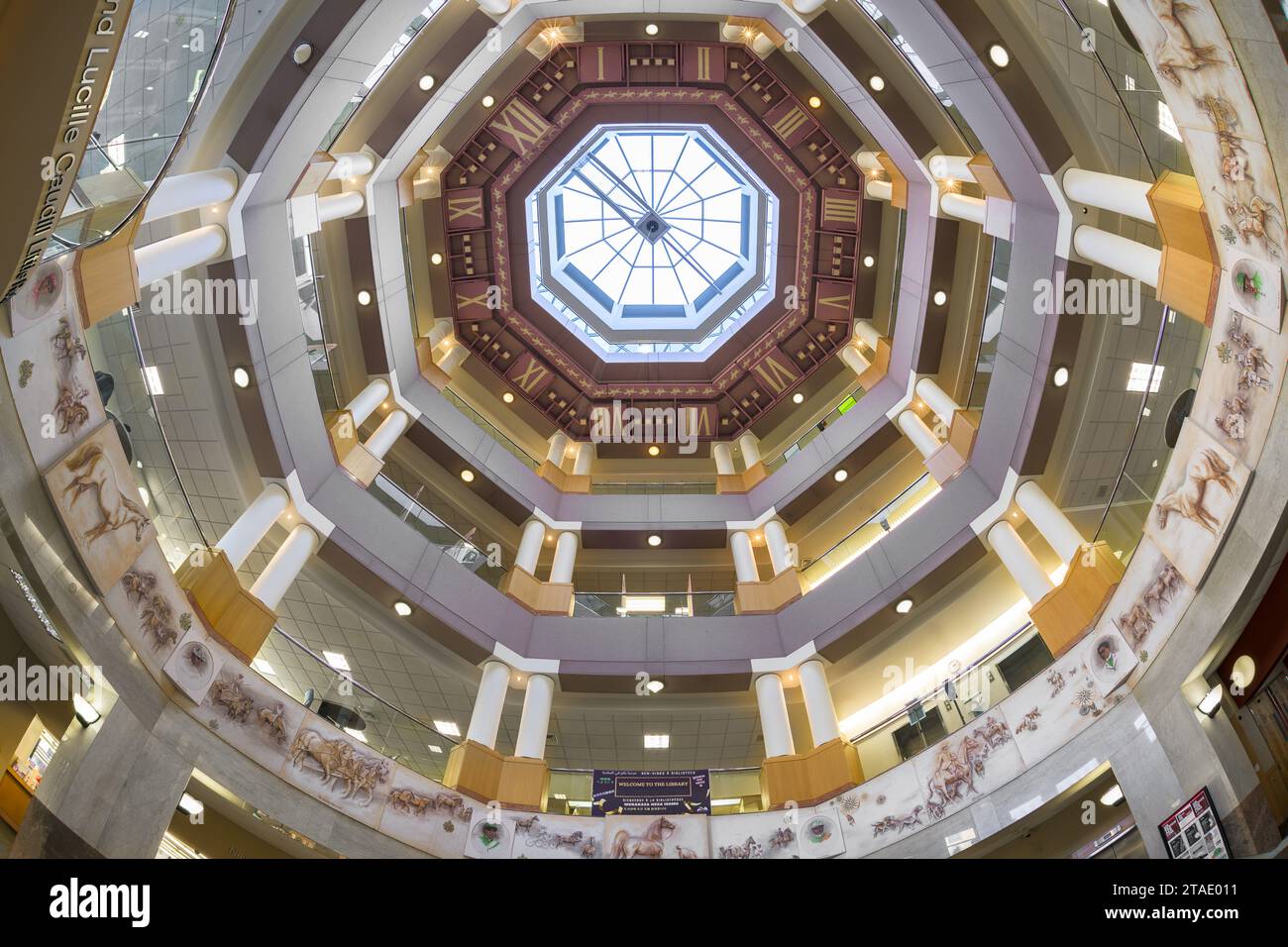 Rotunde und die weltweit größte Deckenuhr in der Lexington Public Library in der 140 E Main Street in Lexington, Kentucky Stockfoto