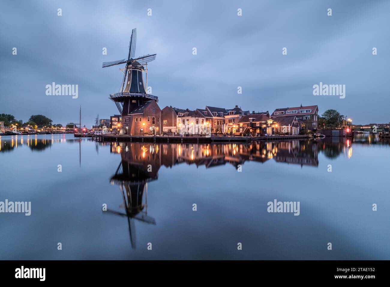 Windmühle de Adriaan, Holland Stockfoto