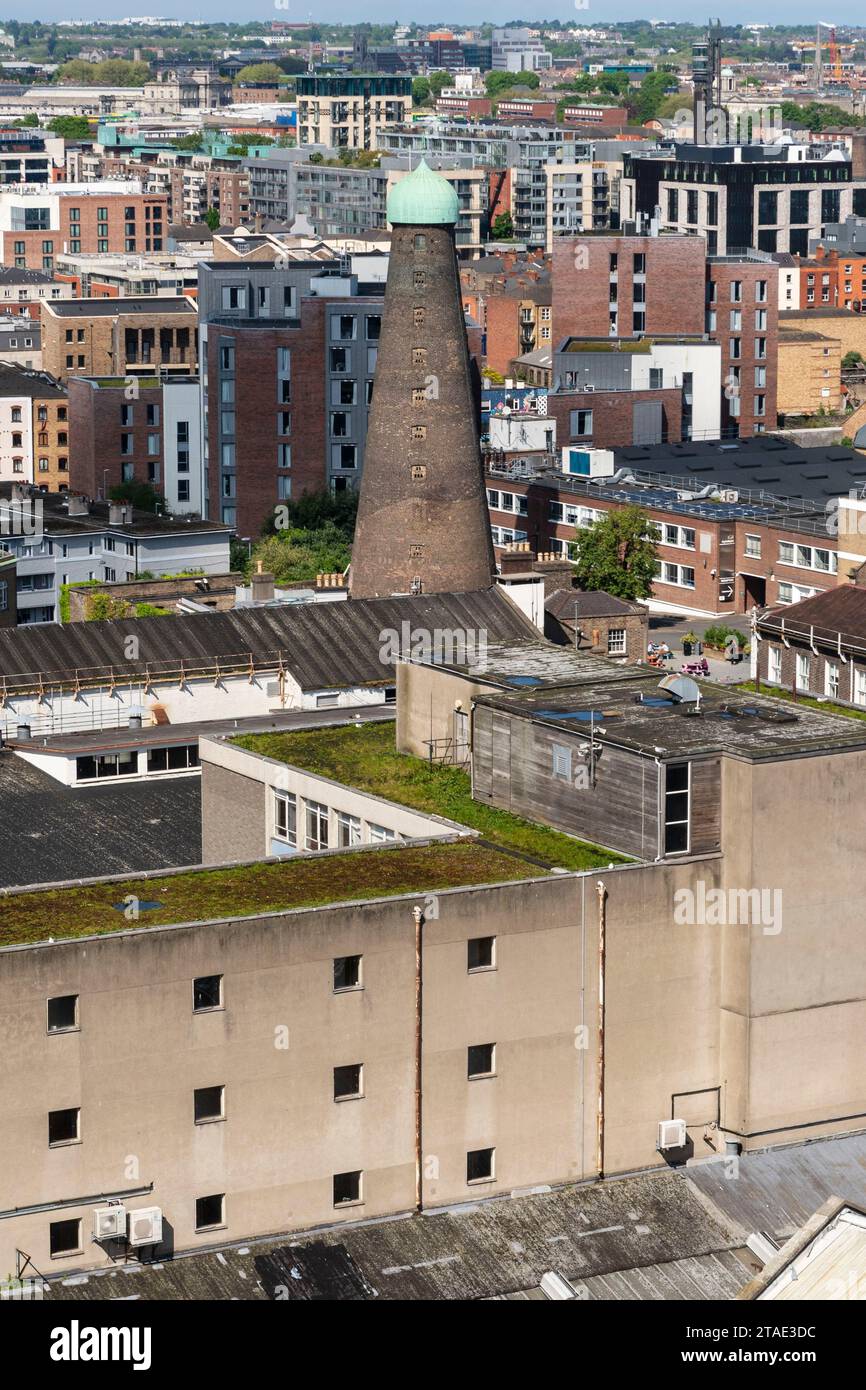 Republik Irland, County Dublin, Guinness Storehouse, Museum in der Fabrik, das die Geschichte des berühmten irischen Biers nachzeichnet, Blick auf den Saint Patrick's Tower Stockfoto