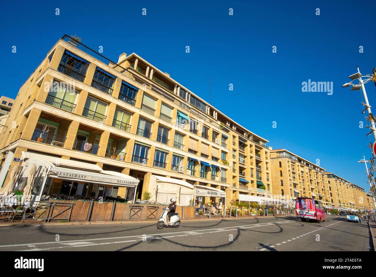 Frankreich, Bouches du Rhone, Marseille, der alte Hafen, Panier, die Gebäude von Fernand Pouillon Stockfoto