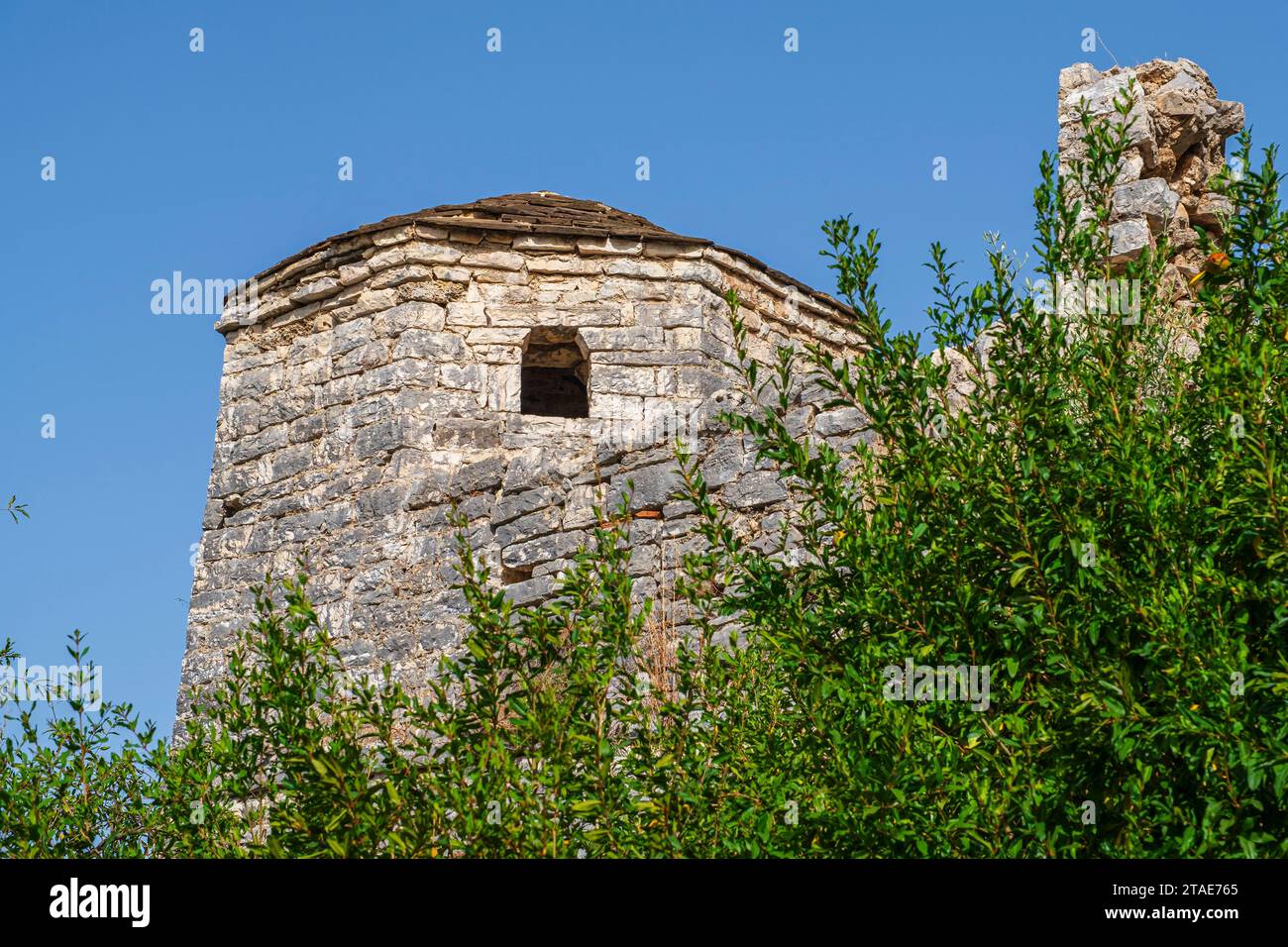 Albanien, Provinz Vlora, albanische Riviera, Umgebung des Himare, Burg von Porto Palermo, erbaut Anfang des 19. Jahrhunderts vom osmanischen Gouverneur Ali Pascha von Tepelena an einem Ort, der bereits im 15. Jahrhundert von den Venezianern befestigt wurde Stockfoto