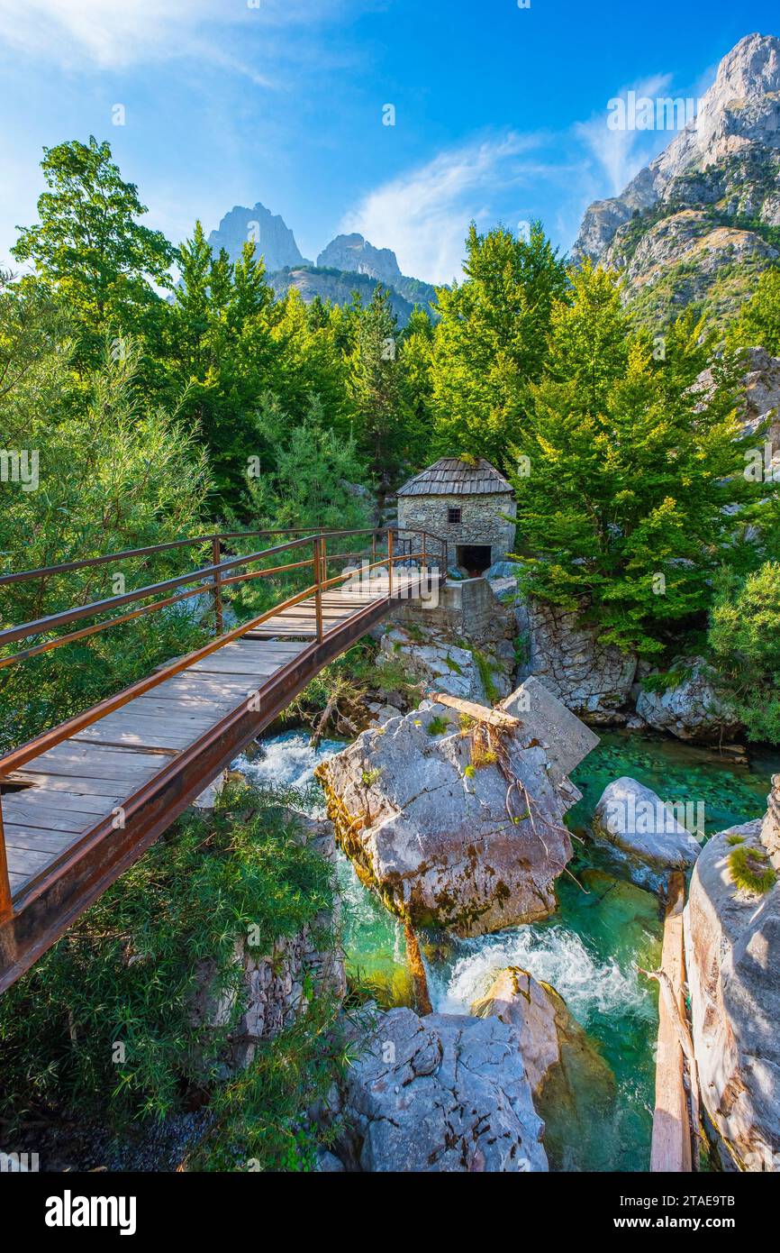 Albanien, Provinz Kukes, Nationalpark Valbona Valley, ehemalige Mühle am Fluss Valbona Stockfoto