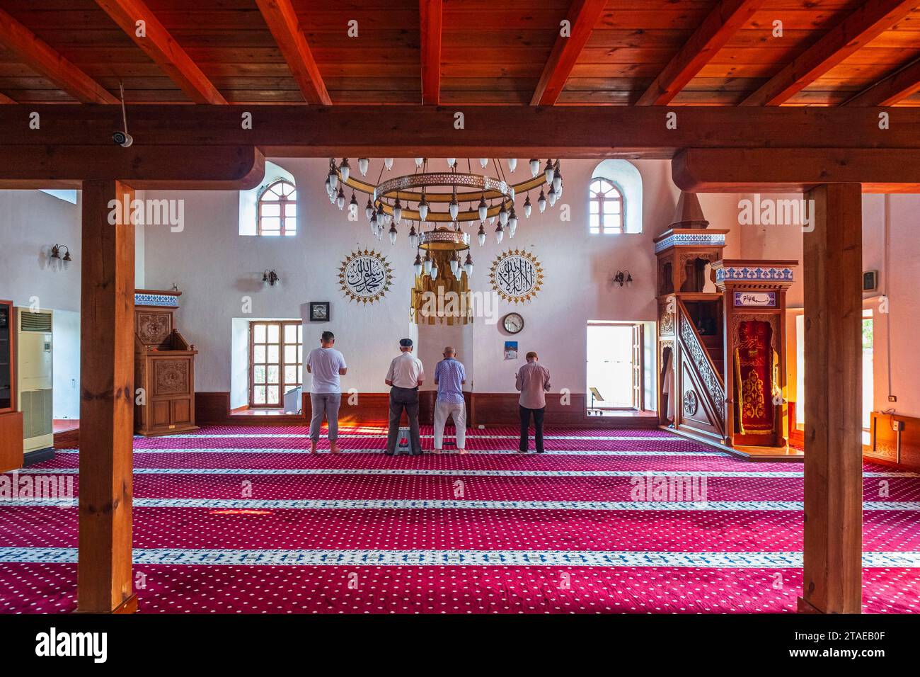 Albanien, Elbasan, in der mittelalterlichen Zitadelle, die Königsmoschee oder Sultan Bayezid Moschee, erbaut im 15. Jahrhundert, eine der ältesten aktiven Moscheen Albaniens Stockfoto