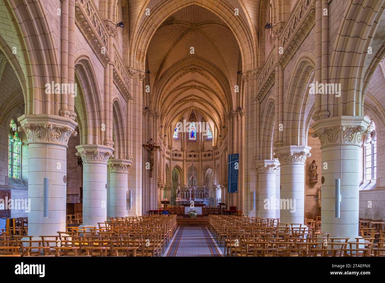 Frankreich, Manche, Cotentin, Bricquebec, neogotische Kirche unserer Lieben Frau von der Verkündigung Stockfoto