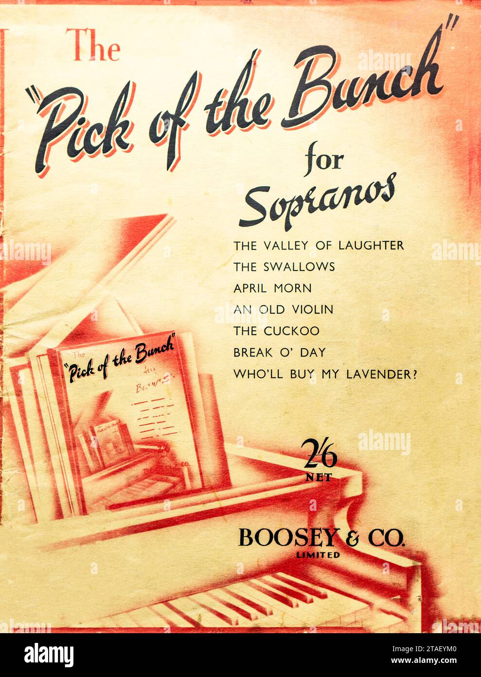 Cover von The Pick of the Bunch for Sopranos, erschienen bei Boosey & Co., London, Mitte des 20. Jahrhunderts. Diese Vokalsammlung enthält beliebte Lieder wie The Valley of Laughter, The Swallows, April Morn, eine alte Violine, The Cuckoo, Break O’Day, und wer kauft meinen Lavendel? In Rottönen mit Klavier- und Notenmotiv illustriert, wurde der Preis für zwei Schilling und Sixpence berechnet. Ein gutes Beispiel für britisches Musikverlag und gesangliches Repertoire-Marketing. Stockfoto