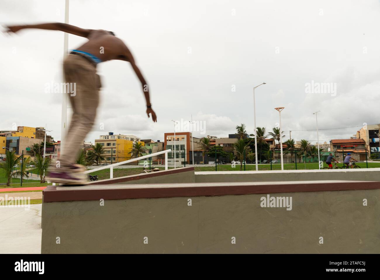 Salvador, Bahia, Brasilien – 14. März 2020: Skateboarder werden im Parque dos Ventos in Salvador gesehen. Stockfoto